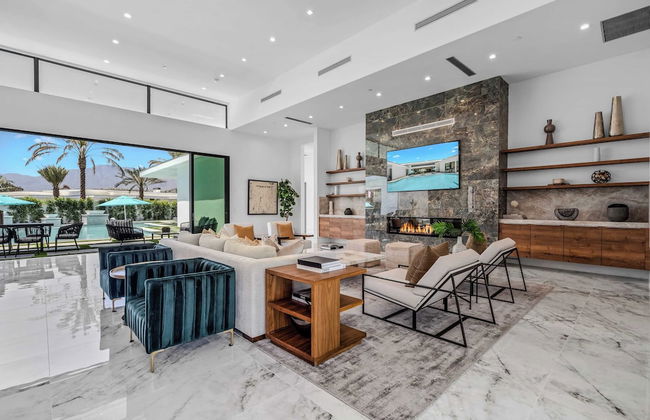 Sleeps 17 Pool & Pickleball Sun-kissed Desert Escape Bravo Villa #1 by Avantstay - Foto 14