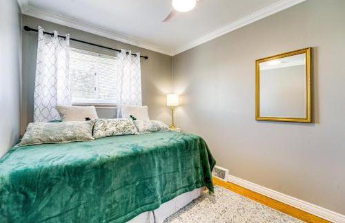 Clawson Home with Garage Walk to Stores and Dining - Photo 10