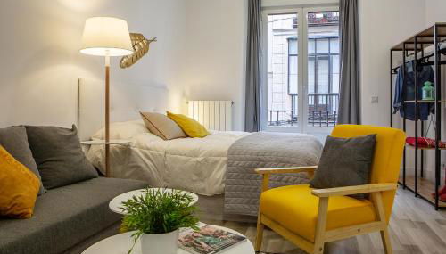 Calle Huertas Coqueto by RegalateMadrid - Photo 2