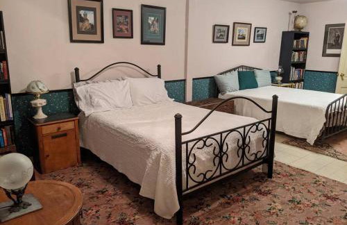 1870s Stained Glass Nostalgia - Foto 6