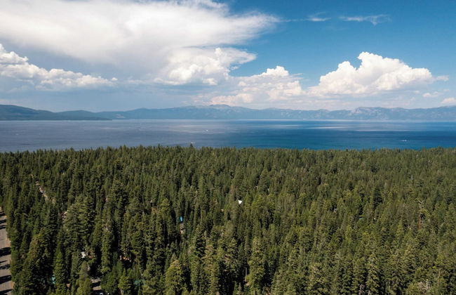 Sweet Pine Deck + Hot Tub, Cozy Modern Interior Close to Ski Resort! - Foto 24