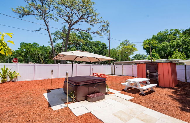 Sleeps 4 Hot Tub Fenced INN - Foto 16