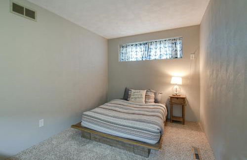 Large Home with Game Room, 4 Mi to Mississippi River - Foto 18