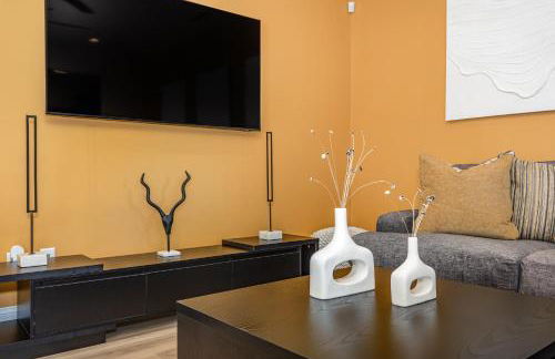 Stylish Getaway near Downtown Raleigh & Coastal Credit Music Park - Foto 4