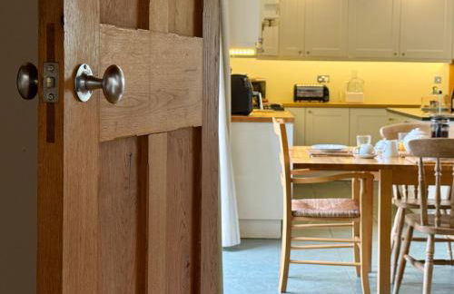 Hill House, Spectacular Rural Home With Hot Tub - Photo 16