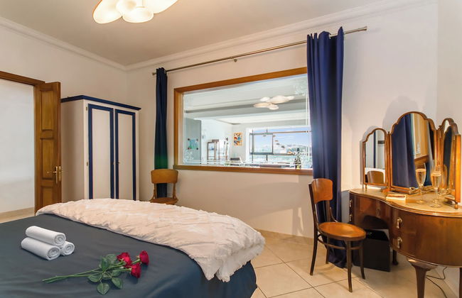 A Magnificent Sunny Seafront Apart Sliema - Photo 4