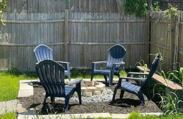 Updated,spacious, maritime 3BR downtown cottage - Photo 3