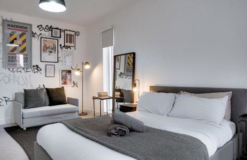 Sleek 4BR Townhouse - Rooftop - Hot Tub - Foto 45