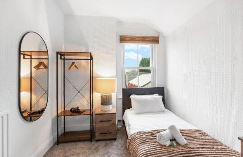 The Central-Contractor Accommodation-Free Parking - Extended Stays - Photo 21