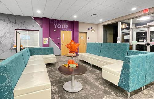 HUGE 2BR Apt Next to Wells Fargo -FREEParking! - Foto 19