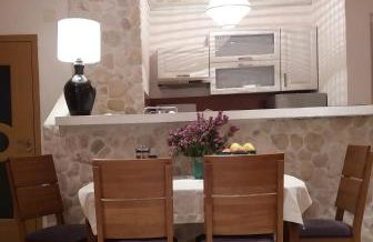 Apartments-Estate under the Paintbrush - Photo 51