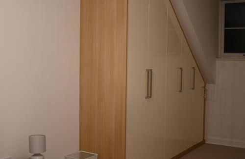 Modern house in City Centre with private parking and gated property - Foto 25
