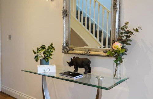 Large 4-bed house for up to 7 guests w 2x parking - Foto 14