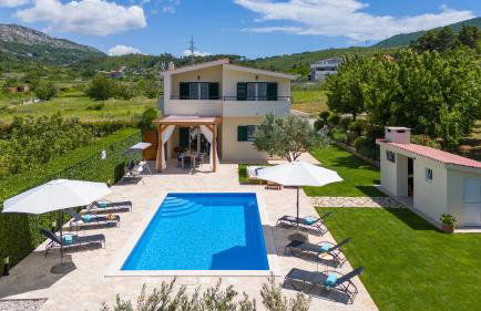 VILLA ROKO with 4 bedrooms, 32sqm heated pool - Photo 1