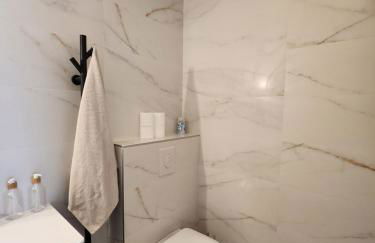 THE BEDROOM - proche aeroport Lyon, groupama stadium, ldlc arena, eurexpo, viaRhôna - Foto 9