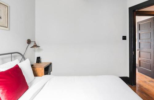 Industrial Loft Offers Historic Feel with Modern Amenities 3BR & 2BA #DCottage - Foto 9