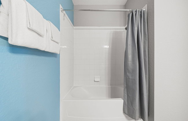 Lakefront Luxury - Photo 69