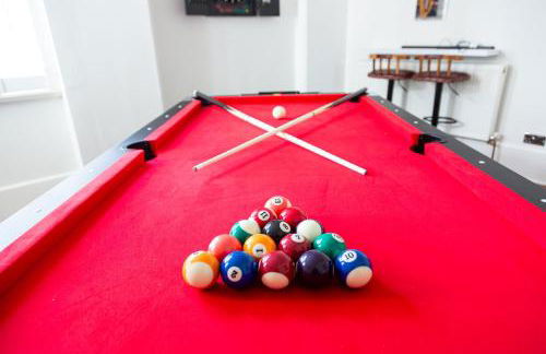 5 Bed Seaside Property with Garden , Parking and Games Room - Foto 17