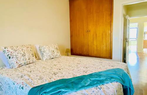 Serene Coastal Retreat with king Bed & Pool in Lavra - Foto 27