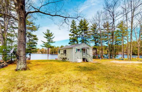 Lady and the Lake - Photo 24