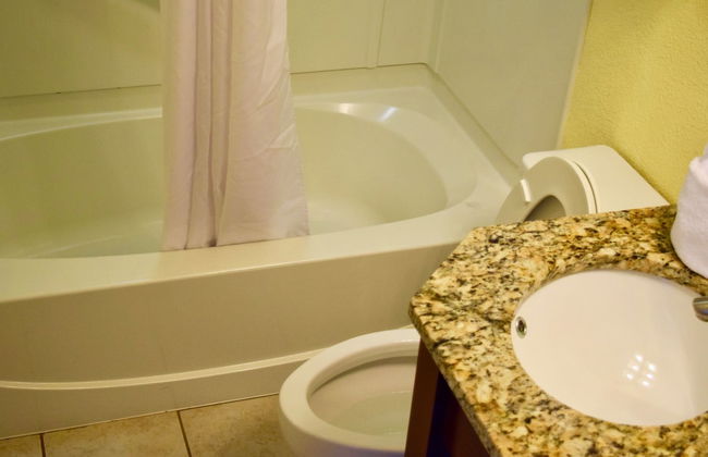 Schooner II Beach and Racquet Club - Photo 19