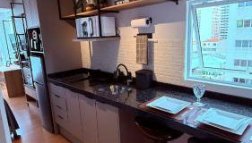 Studio novo e amplo no Centro com ar e home office - Photo 3