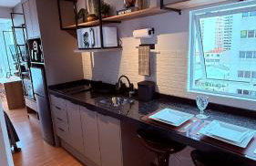 Studio novo e amplo no Centro com ar e home office - Photo 3