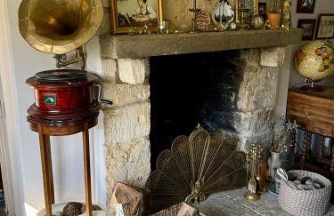 Charming Escape - Dog-Friendly Writer's Stone Cottage in the Stroud Valleys - Photo 35