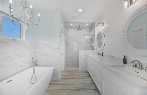 Near Beach Large Home Sleeps 22 BBQ Soaking Tub - Foto 21