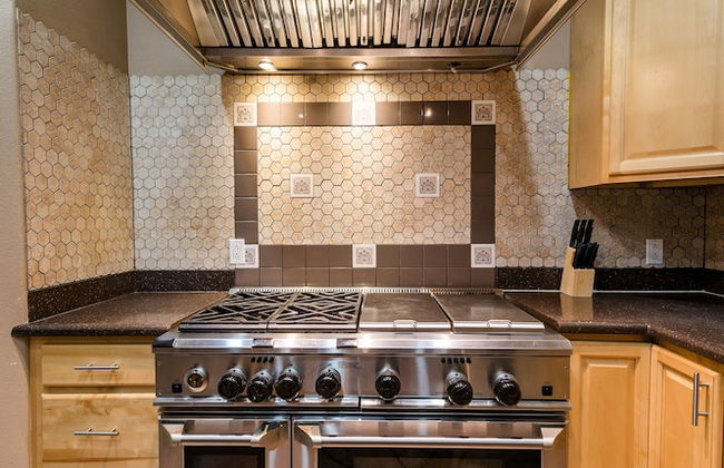 Chic Renovated Oasis: Disney & Universal Nearby 4 Bedroom Home by RedAwning - Foto 12