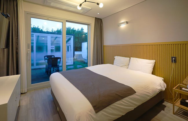 Pool & Villa Sorang - Photo 17