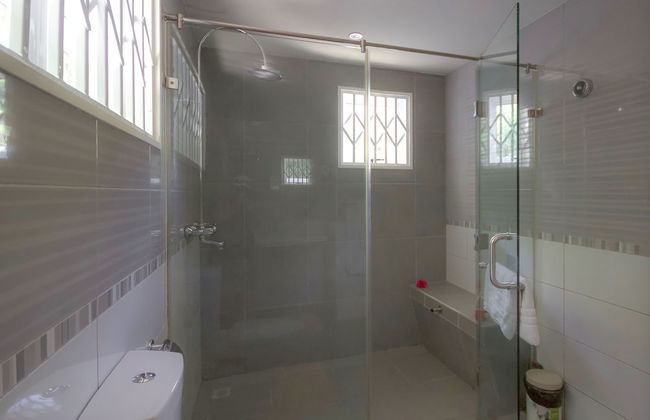 Surfers Self-Catering Chalets - Photo 11