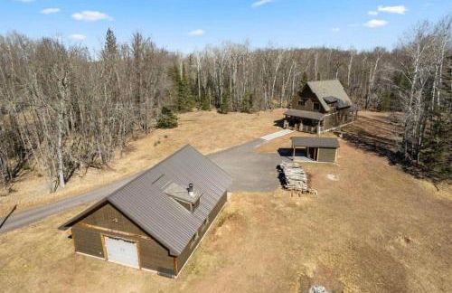 Luxury Lodge on 40 Private Acres • HUMM Sauna • Party Barn • - Foto 39