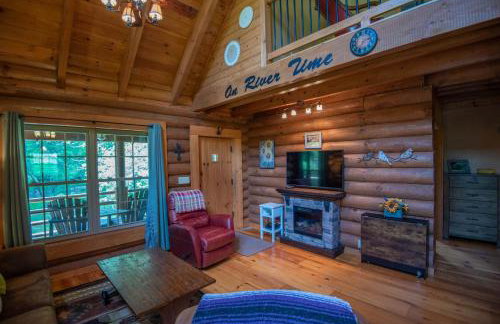 Cabin on the New River with Easy Steps to the River,Hot Tub, Fire Pit - Photo 6