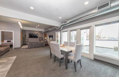 Modern Top Floor 2BR 1BA w Private Rooftop Patio South Hill Near Downtown - Foto 30