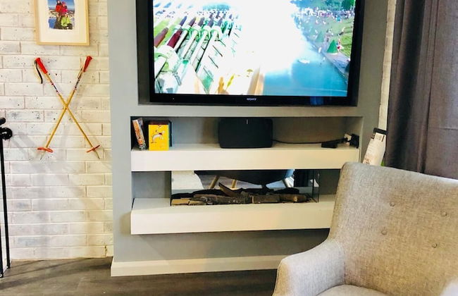 Perfect Located Apartment in the Heart of Hotham - Photo 13