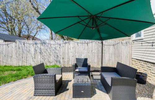 Modern 3BR w Yard Garage - Photo 10