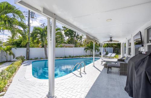 3BR 2BA Heated Pool Home Pool Table Great Location - Foto 24