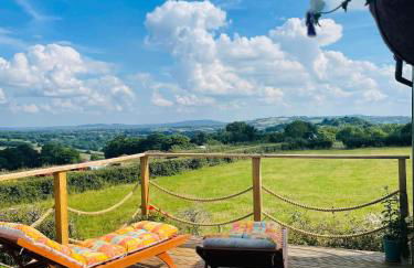 Red darren luxury hut - Photo 14