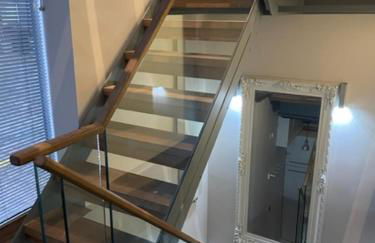 Modern self-contained Ground and Basement studios - Foto 18