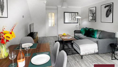 Woking 2 Bedroom House Parking Garden - Foto 3, Other