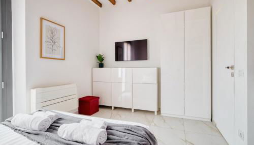 Stylish Retreat in the Tortona District by Stay Mastery - Foto 2, wardrobe