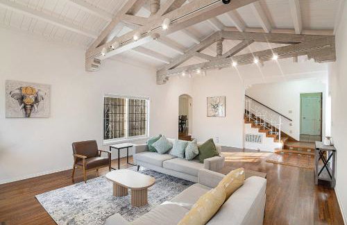 Spacious 4BR Spanish Villa In Hancock Park - Foto 8