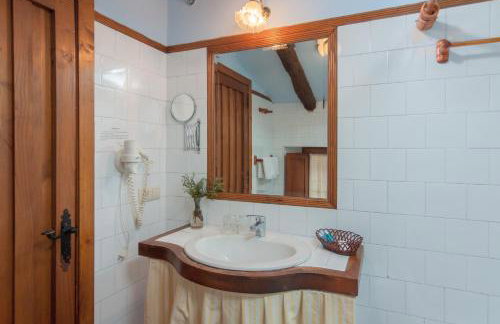Casona De La Salceda - Photo 52