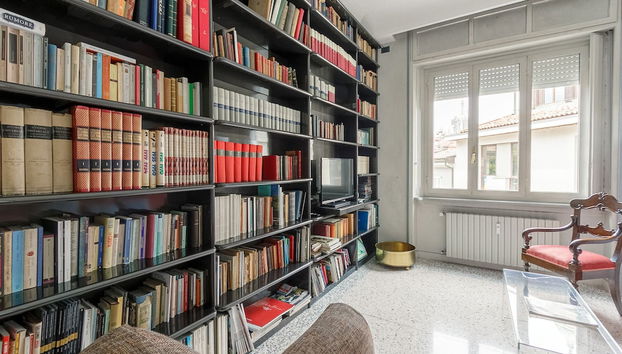 HomyCare Stylish apartment with jacuzzi & balcony steps from Duomo - Foto 2, Imagen principal