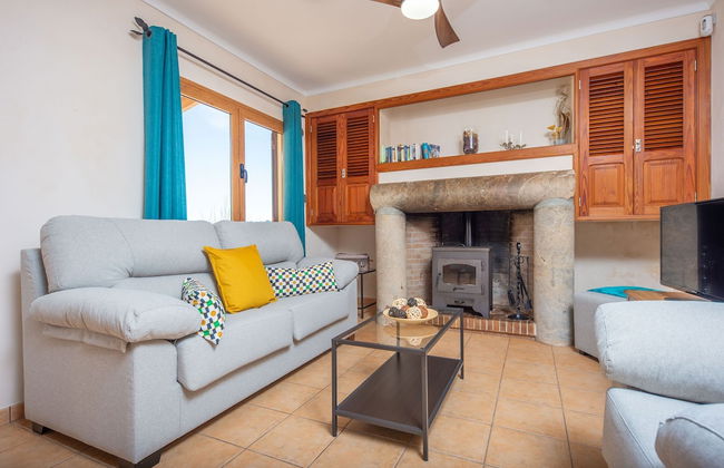 Vista Sol in Ariany With 2 Bedrooms and 1 Bathrooms - Photo 11