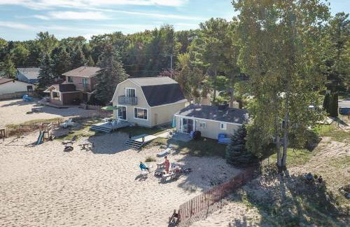 Beach Club of Oscoda - All 4 Beachfront Cottages - Foto 1
