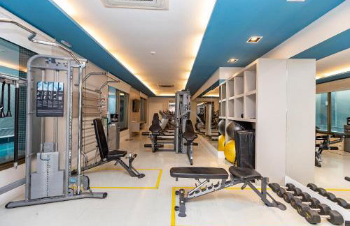 Luxuoso Apt Batel - 4 Minutos do Shopping Pátio Batel c/ Garagem, Piscina, Sauna e Academia - Foto 8