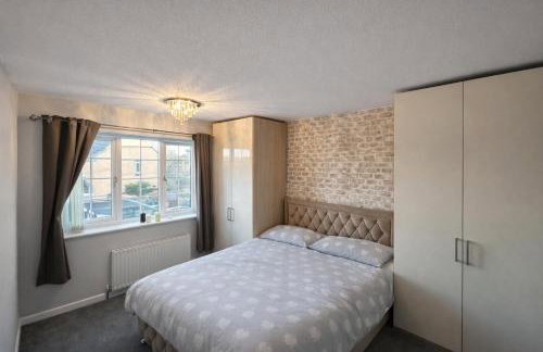 Modern 4-Bed House-Close Links to M5 & M6 - Foto 6