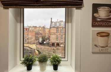 Holyrood Apartment with parking & lift access - Photo 29